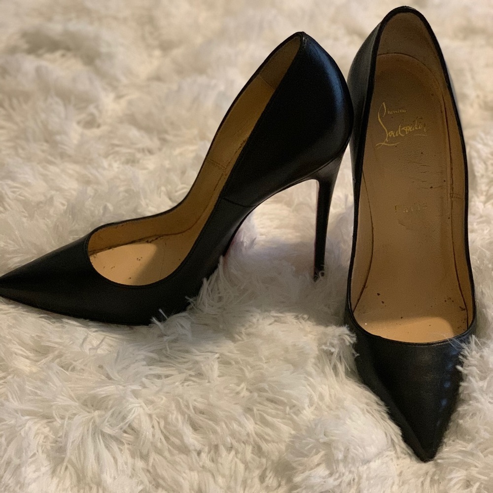 Authentic so Kate black leather 120 mm heel pump.
